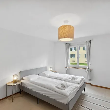 Cozy 2 Bedroom In דירה ציריך