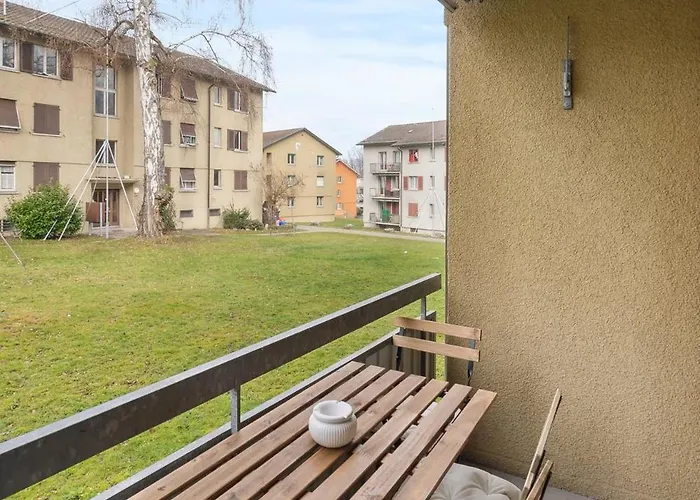Cozy 2 Bedroom In * チューリッヒ